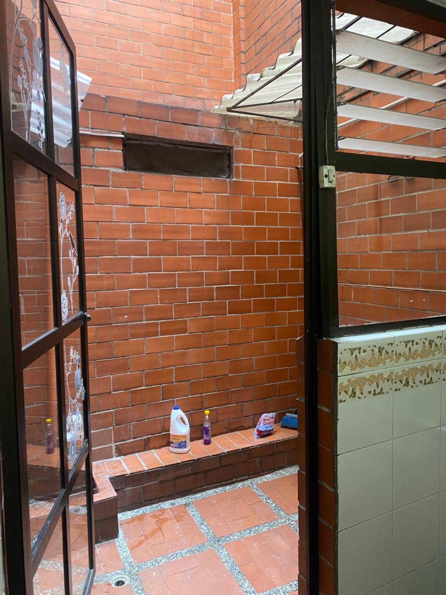 Hostel Kumho Home Μεντεγίν Εξωτερικό φωτογραφία